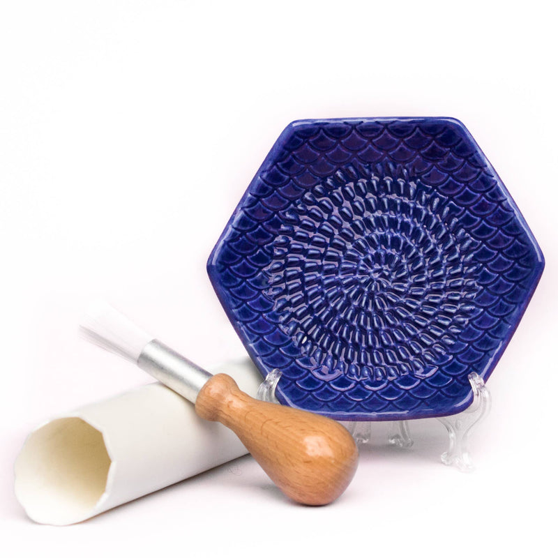 Grate Plate - 3 Piece Set: Ceramic Grater, Peeler, Brush