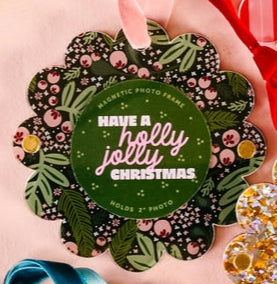 Holiday Scalloped Round Picture Frame