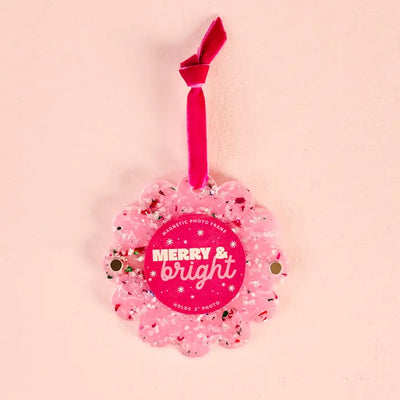 Holiday Scalloped Round Picture Frame